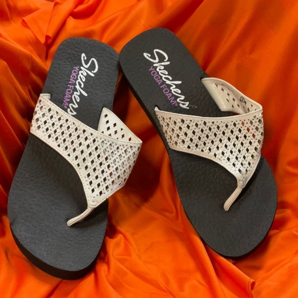 Skechers Yoga Foam Women's 9 Wedge Flip Flop Sandal